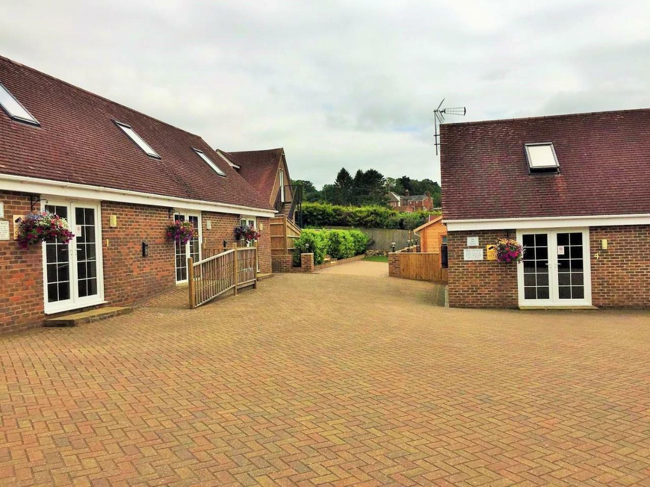 Forest Edge Motel Ticehurst Экстерьер фото
